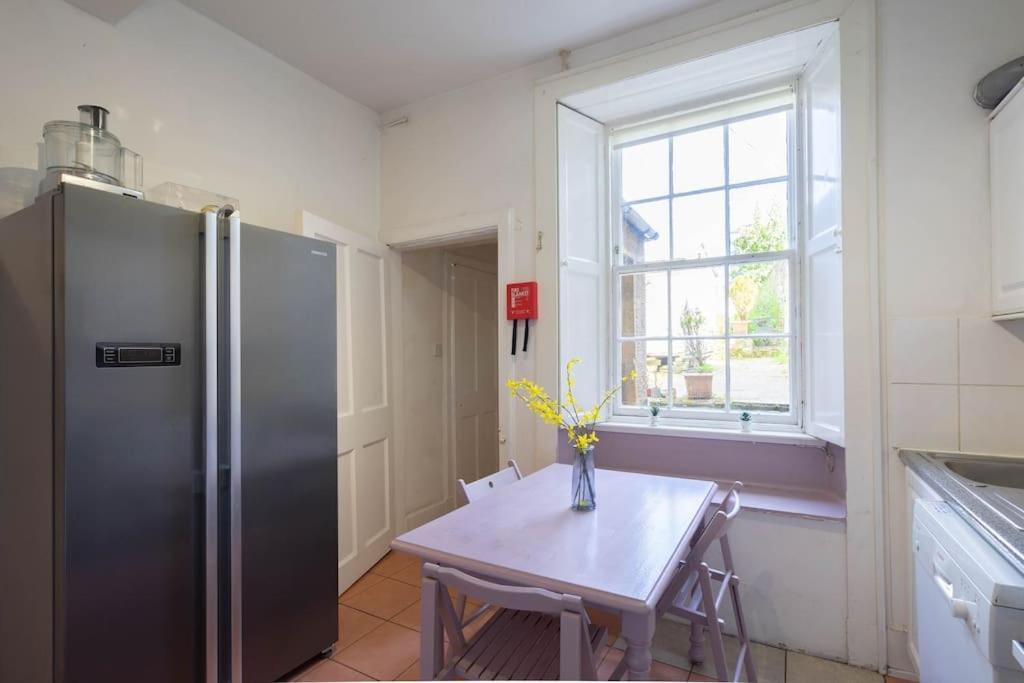 Central Claremont Townhouse Edinburgh