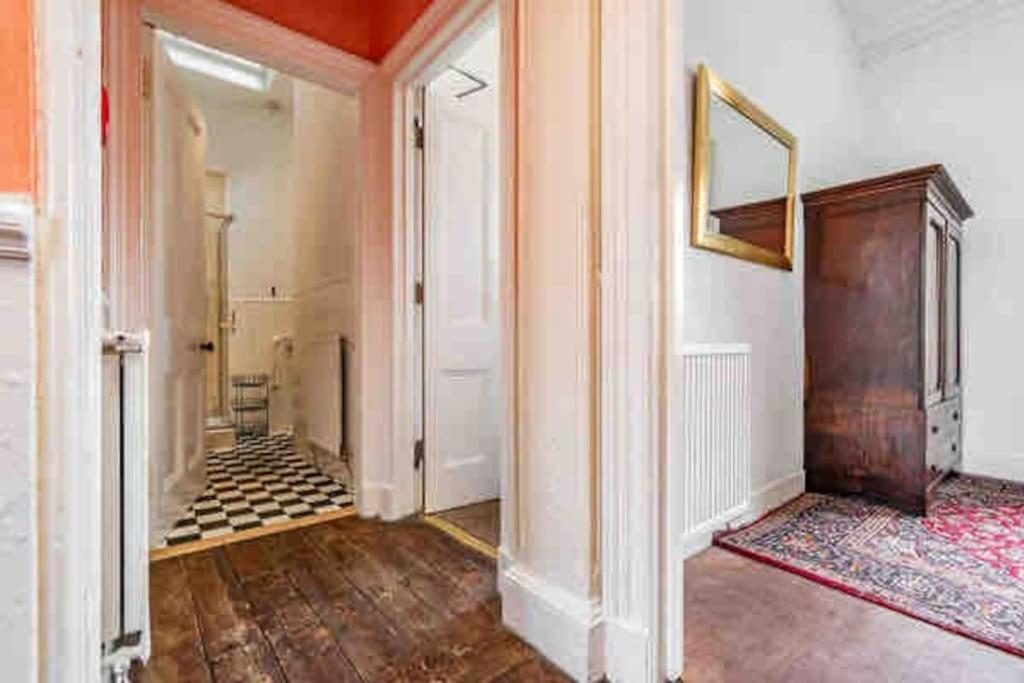 Central Claremont Townhouse Edinburgh